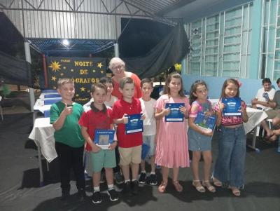 Noite de AutÃ³grafos reuniu centenas de pessoas em Rio Bonito do IguaÃ§u